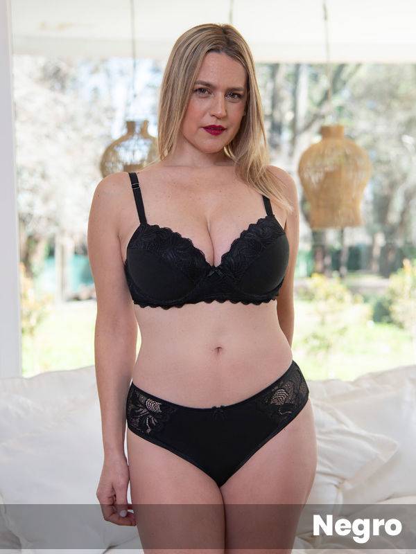 Conjunto Taza Soft De Algodón Lycra Y Puntilla Reforzado Y Bombacha Tiro Corto. Talles Especiales.