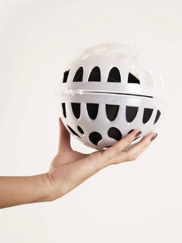 Washball Bra. Ideal para lavar prendas delicadas. Protege el aro, las puntillas