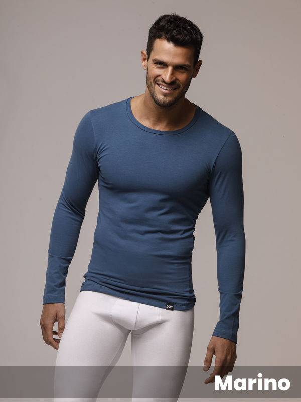 Camiseta Basica Manga Larga Cuello Redondo, De Algodon Con Lycra Liso. Corte Anatómico