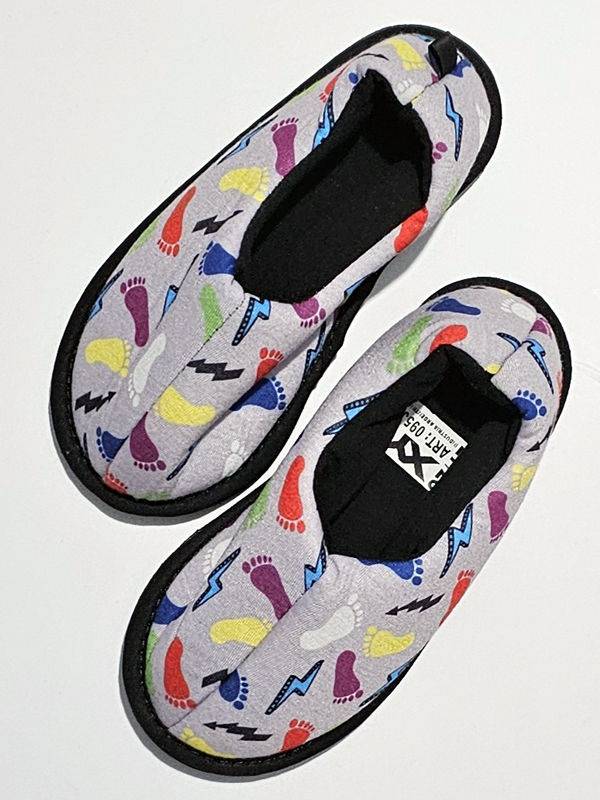 Pantufla tipo mocasin estampada plantilla soft.