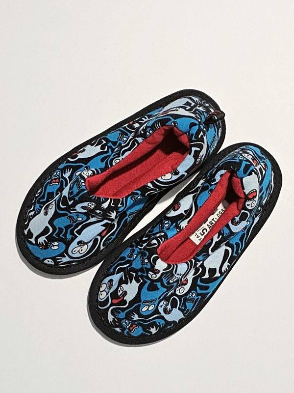 Pantufla tipo mocasin estampada plantilla soft.