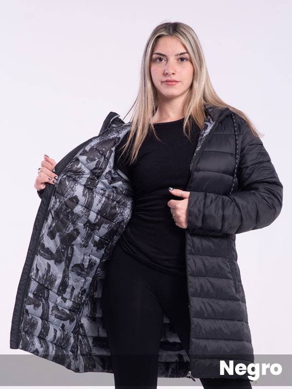 Camperon matelasse con capucha parte interna estampada