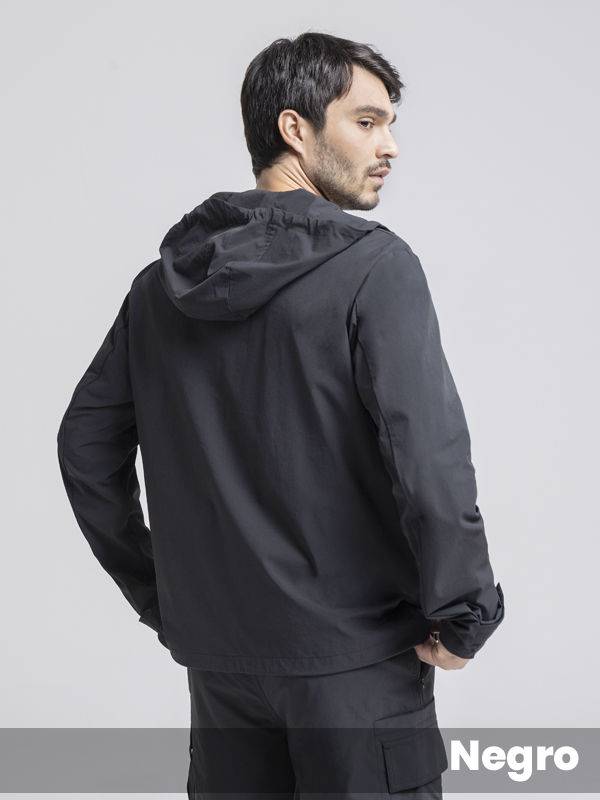 Campera rompeviento con capucha RIP.STRECH®