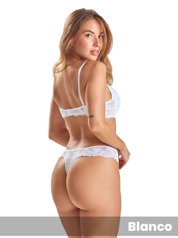 Conjunto Triángulo taza soft y tanga less de puntilla