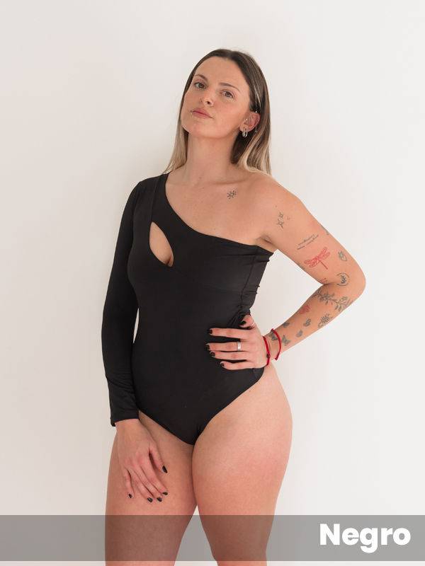 Body Helena De Un Solo Hombro En Microfibra Con Corpiño Interno Y Broches En La Parte Inferior