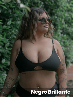 Triángulo Con Sustracción Tricot Con Elastano Brillante